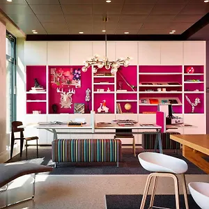 Hotel Moxy Munich Airport ****